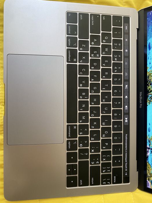 MacBook pro 13 2019 i5 16/500 touchbar