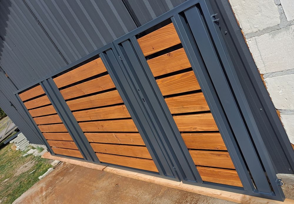 Brama dwuskrzydłowa wraz z furtką