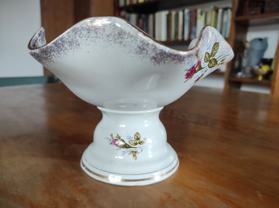 Porcelanowy koszyk salaterka CHODZIEŻ IWONA RÓŻA