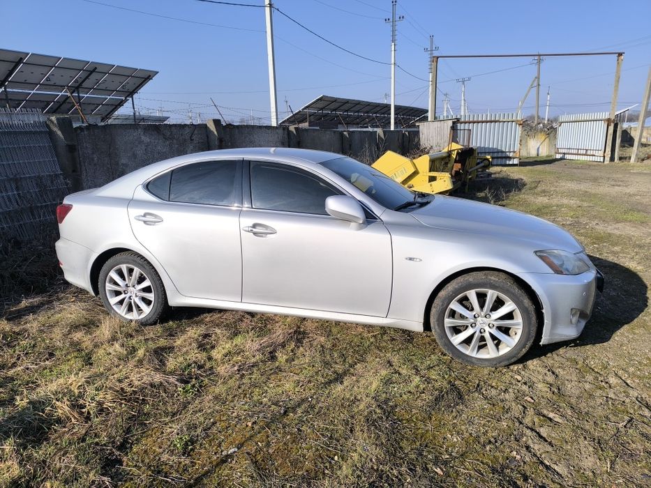 Авто Lexus is 220