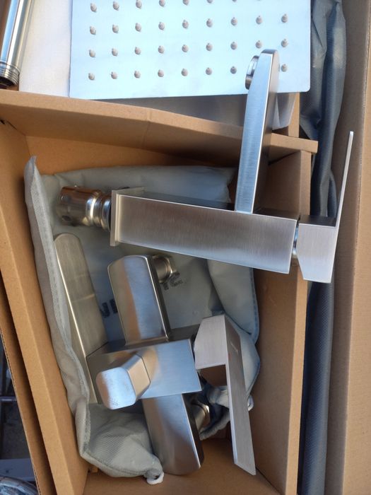 СУПЕР НАБОР! Душевая стойка со смесителем и смеситель для умывальника