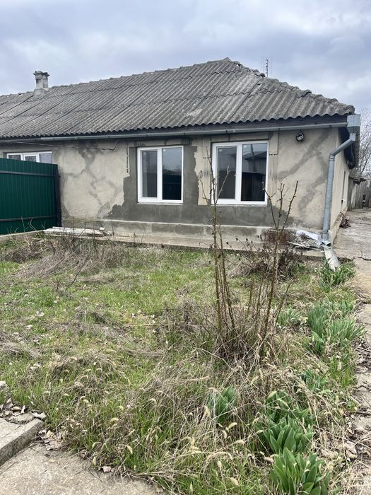 Продам полдома под ремонт
