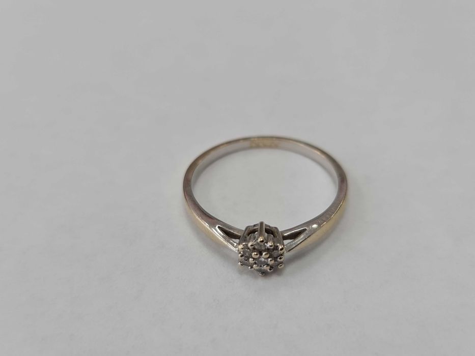 Apart! Piękny złoty pierścionek/ 585/ 1.76 gram/ R13.5/ Białe złoto