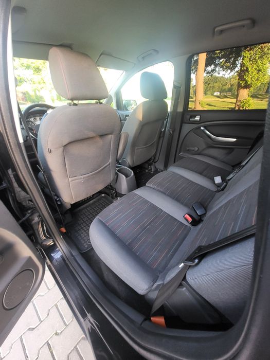 Ford C-Max 2010.