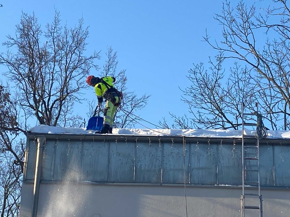 Odśnieżanie dachów