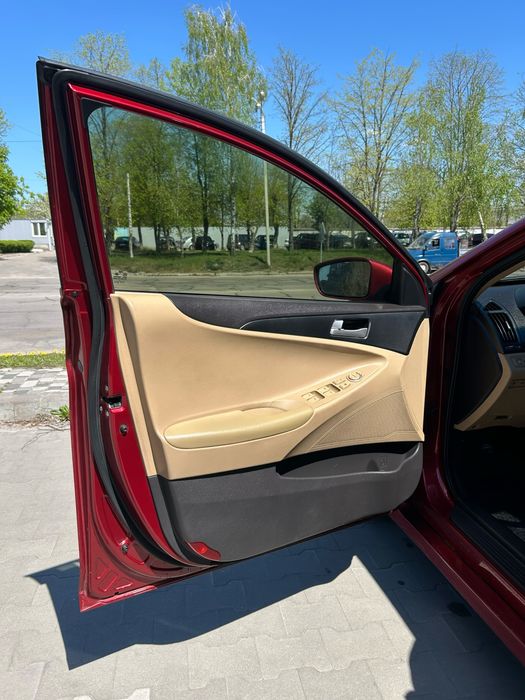 Hyundai Sonata 2012