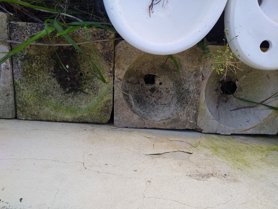 Pia de pedra . . . .