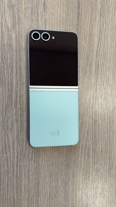 Samsung Galaxy Z Flip6