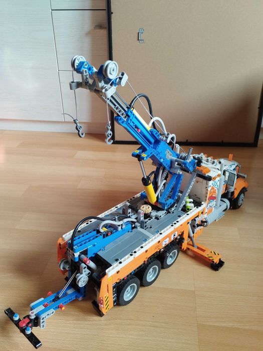 złożony zestaw LEGO technic 42128
