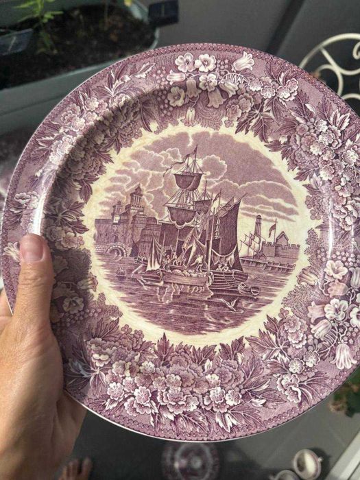 Wedgwood Ferrara – duży serwis porcelanowy, ponad 45 elementów