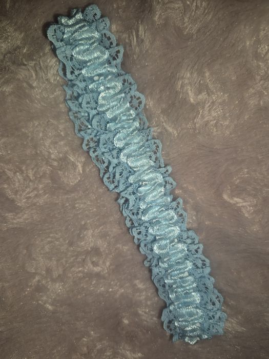 Niebieska podwiązka ślub i wesele