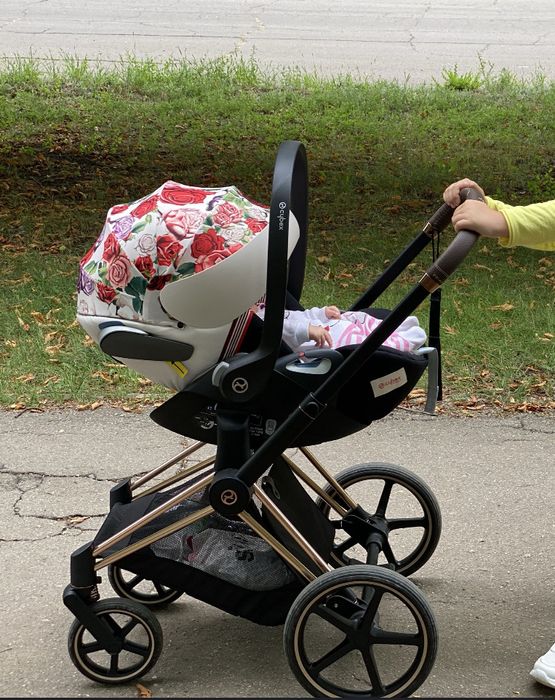 Автокрісло/автолюлька Cybex Cloud Z2 i-Size Blossom Light