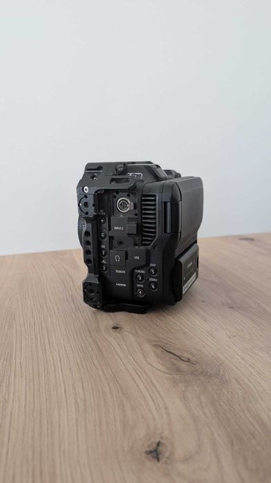 Canon EOS C70 (CORPO) + Acessórios