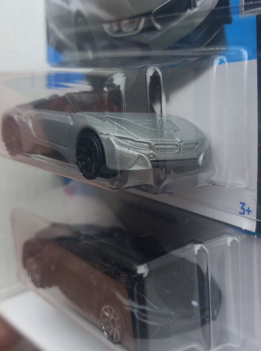 Conj 2 hot wheels Bmw i8 Roadster