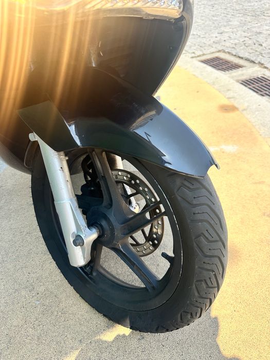 Honda PCX 125 2013 Preta – Automática – Económica
