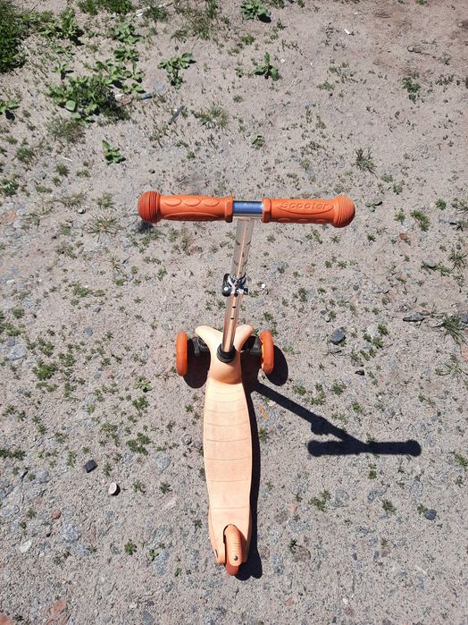 Дитячий самокат оранжевий