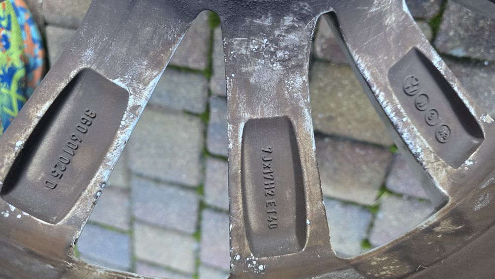 Komplet kół koła felgi VW Passat 17" opony letnie ie 215/50/17