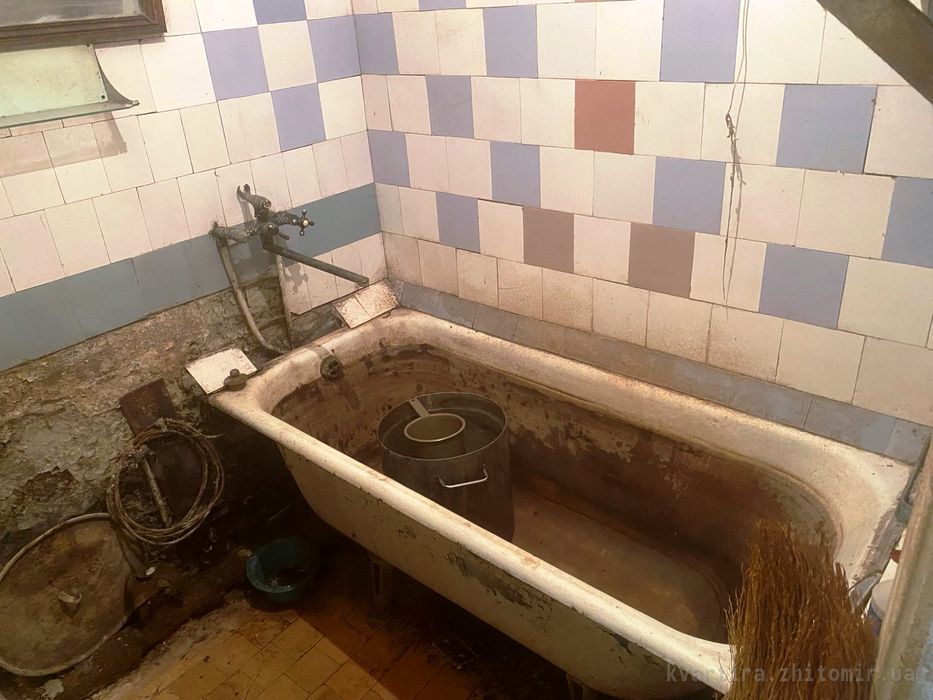 N:14090 - Продаж квартири, 3-кімн., Озерне, 61 м², 1/5-пов., цегла