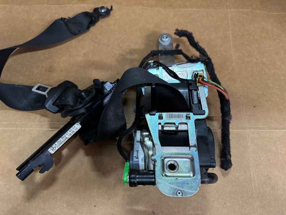 Cinto de Segurança Frente direito Mercedes W204 C200 C220 C250