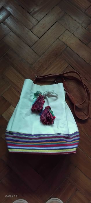 BOLSA em tecido beje semi-artesanal beje
