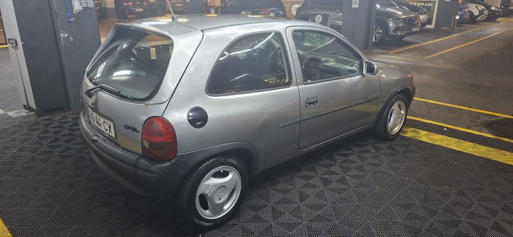 Opel corsa 1.4 SI