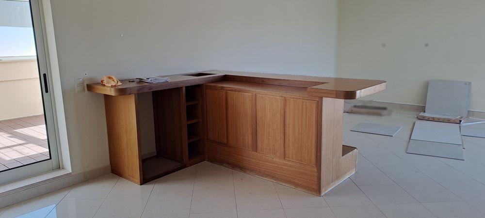 Bar em madeira fabricado por carpinteiro boa qualidade