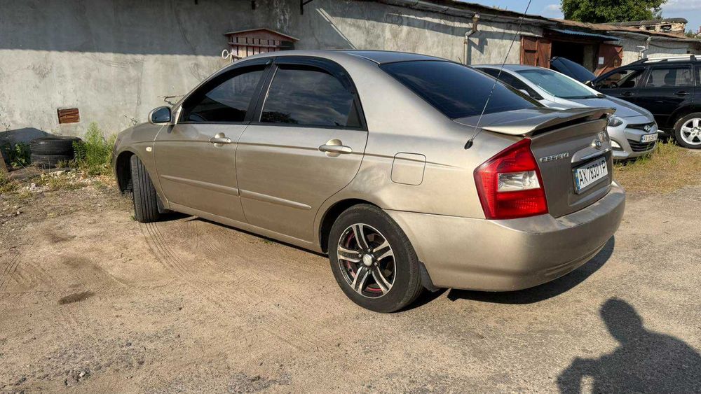 Продам авто киа церато 2005г.