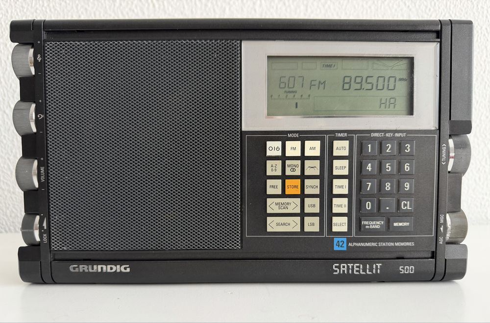 Rádio Grundig Satellit 500