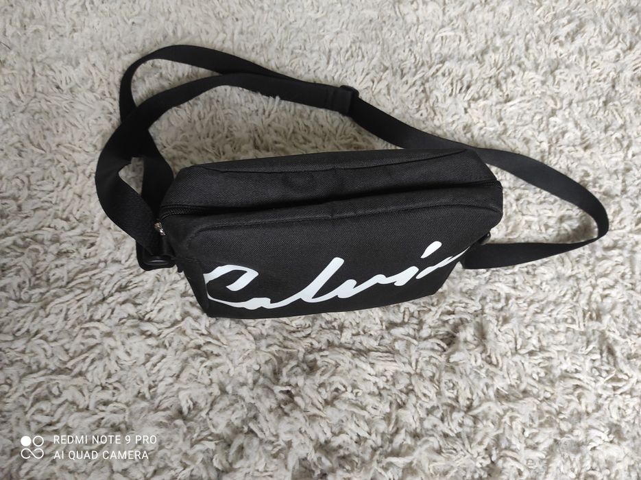 Saszetka nerka Calvin Klein