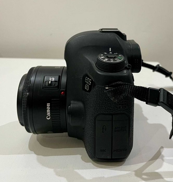 Máquina fotográfica Canon 6D Mark 1 com Lente 50 mm