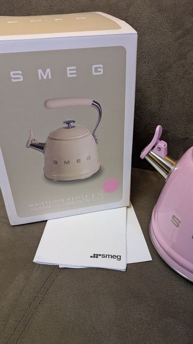Чайник Smeg новий