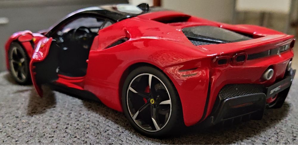 Ferrari SF90 Stradale Bburago 1:24 - Novo (Vermelho Corsa)