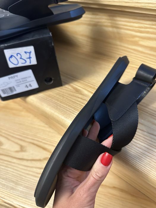 Чоловічі шльопанці