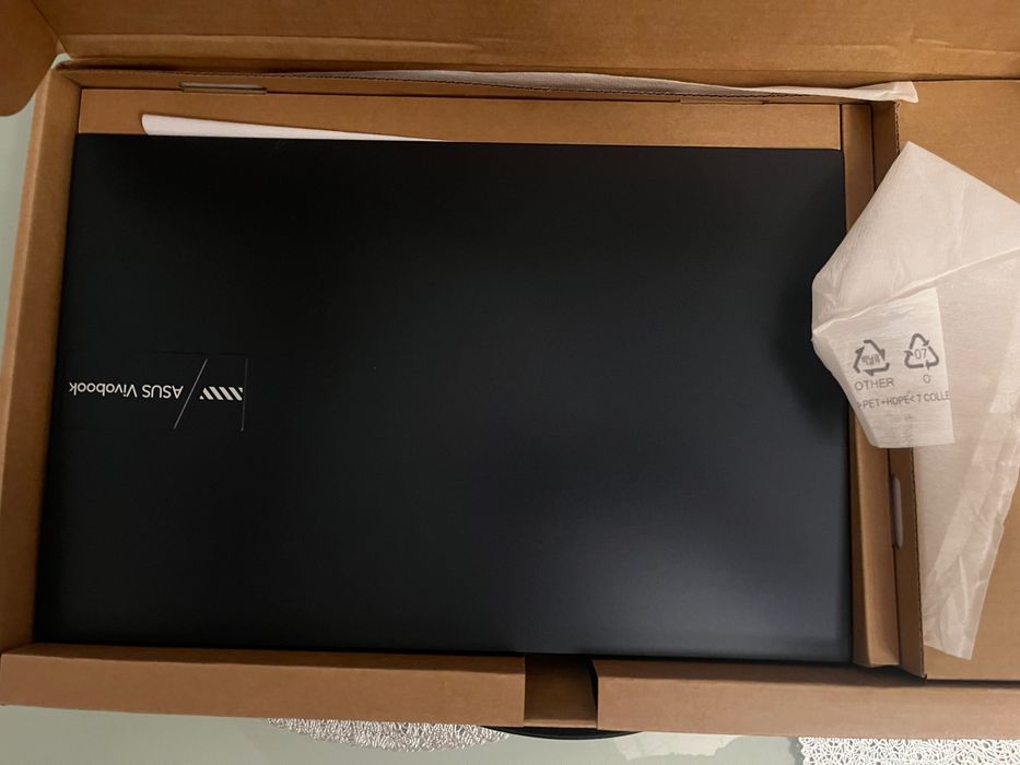 ASUS Vivobook 15 – Stan idealny. Nowy RAM: 16 GB Dysk: SSD 512 GB