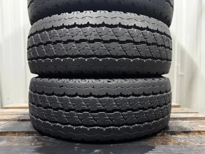 Шини бу 215 70 R15C Bridgestone Duravis