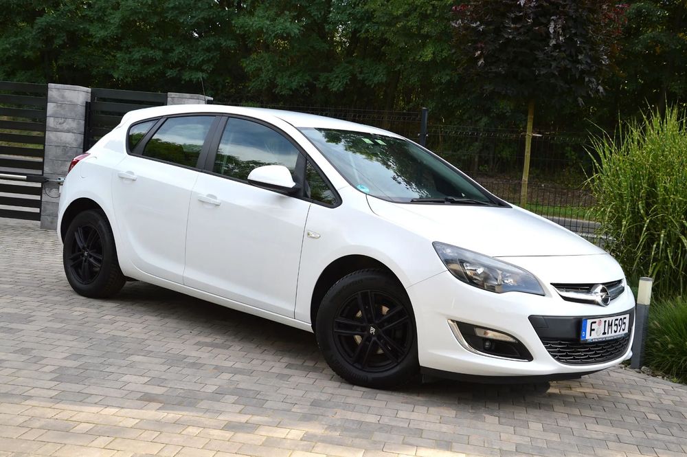 Opel Astra Zadbana-Klima-Grzane fotele-Serwis 1.4 MPI