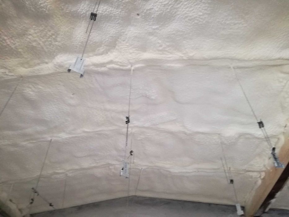 Ocieplanie poddaszy, pianowanie, piana PUR pianka