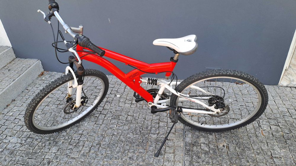 Bicicleta de Montanha em Alumínio – Dupla Suspensão & Travões de Disco