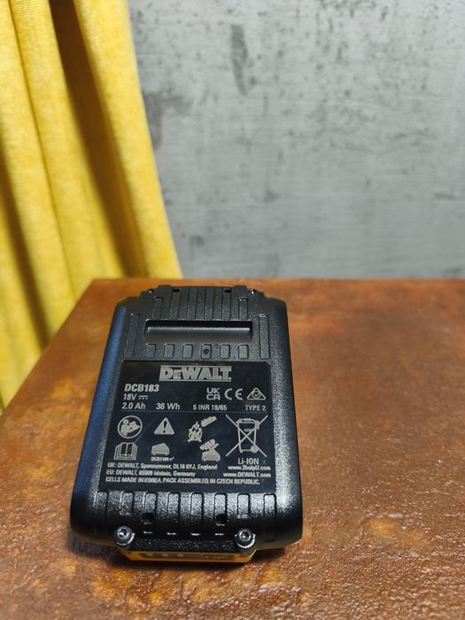 DeWalt akumulator 2.0 AH + ładowarka. Nowe
