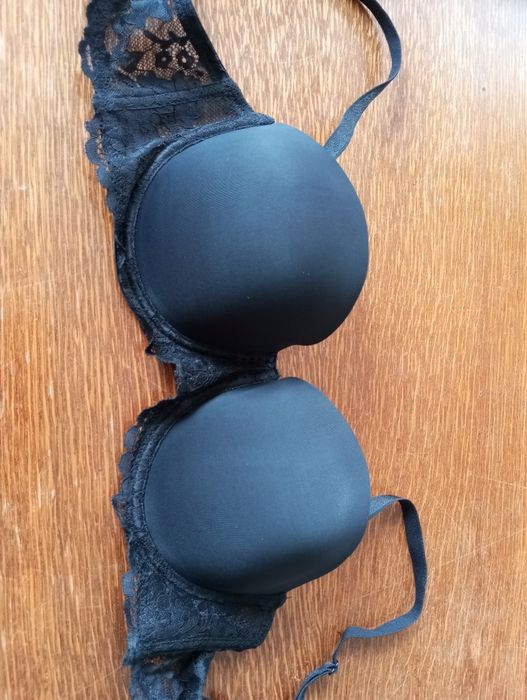 Biustonosz nowy 90 b