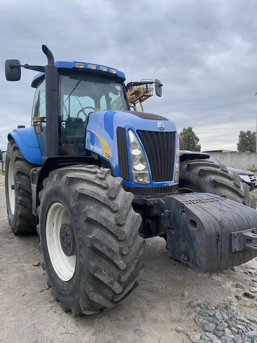 Трактор NewHolland 300 кіньських сил