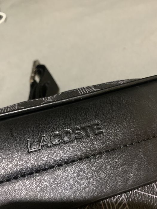 Bolsa monograma da Lacoste de cintura