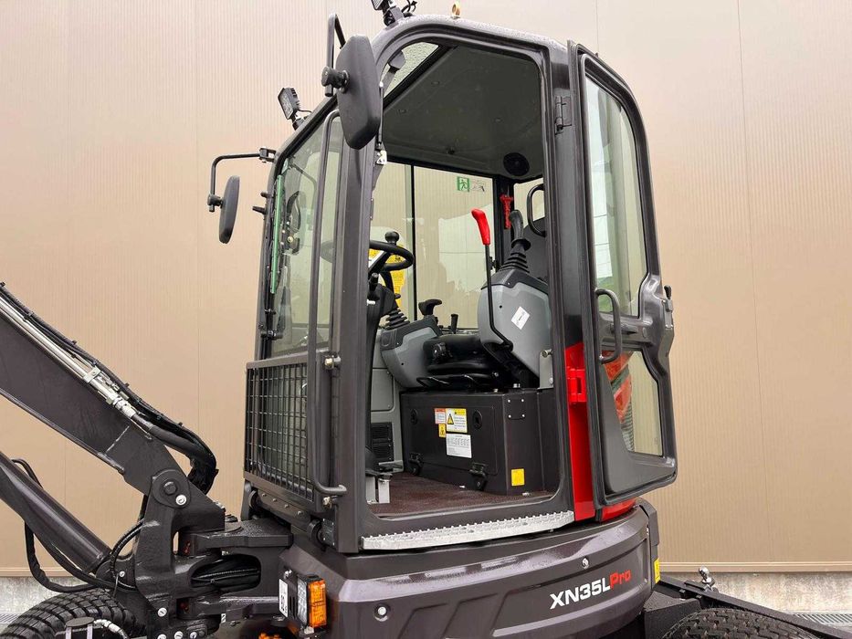 MINI GIRATORIA XN35 PRO RODAS Motor Kubota