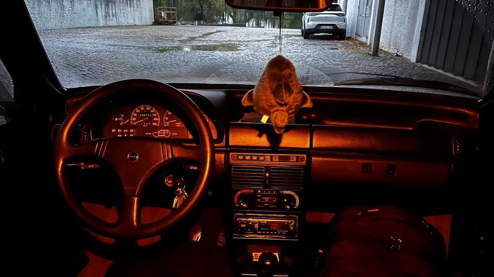 Clássico Fiat Uno Suite 1993 – Raro, Revisto e Pronto a Circular