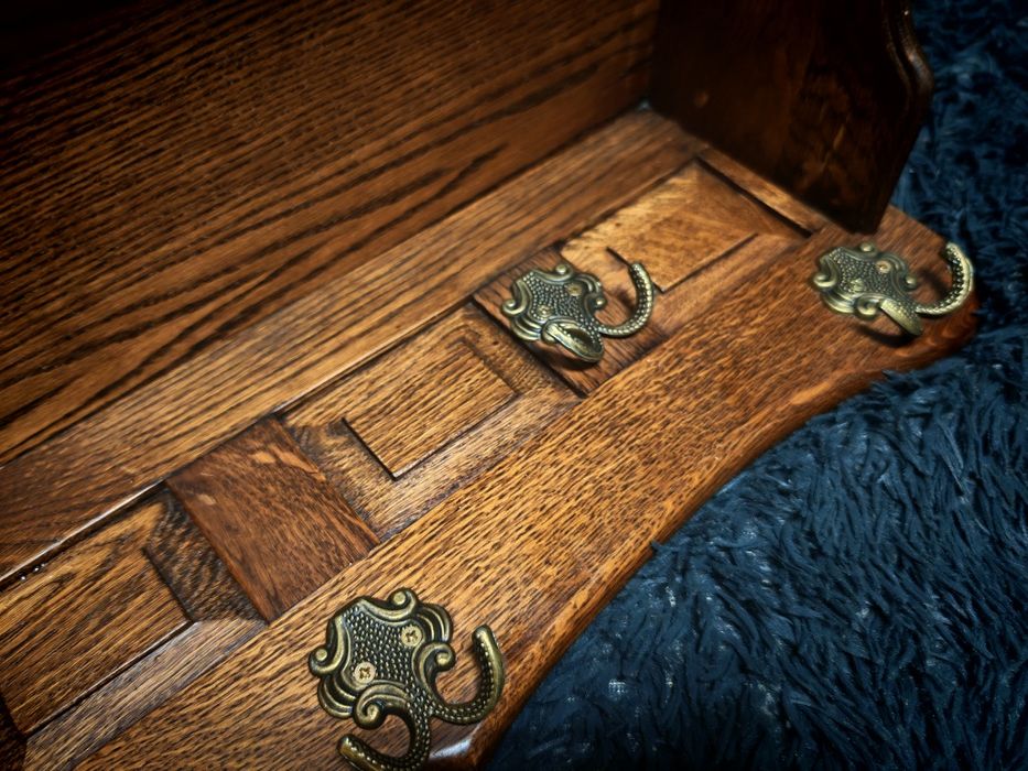 Dębowy wieszak półka wisząca