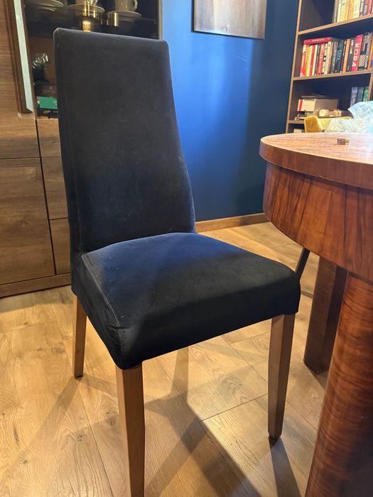 Komplet 4 krzeseł po renowacji – elegancja, która zostaje na lata