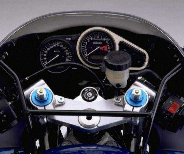 KAWASAKI NINJA ZX9R 1999