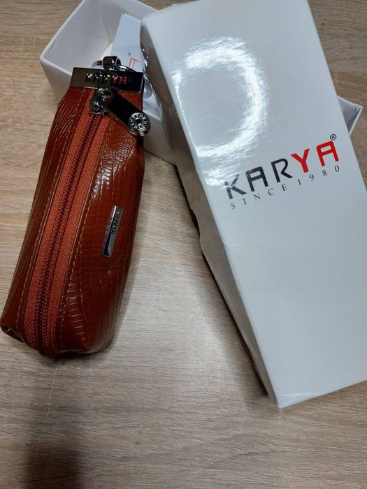 Шкіряна ключниця карія