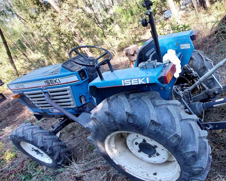 Trator Izeki 25cv 4x4