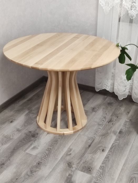 Стіл 100х100 дерево